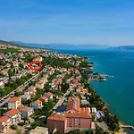 Besonderes Nur 200 Meter Zum Sandstrand Mit Parkplatz, Liegen, Meerblick Crikvenica