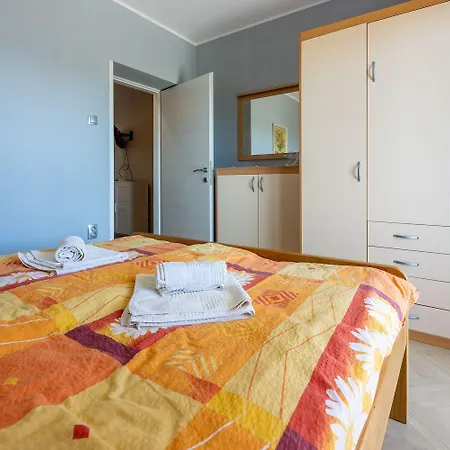 Besonderes Nur 200 Meter Zum Sandstrand Mit Parkplatz, Liegen, Meerblick * Crikvenica
