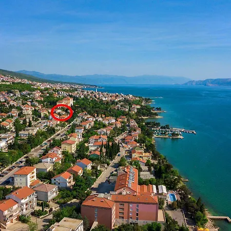 Besonderes Nur 200 Meter Zum Sandstrand Mit Parkplatz, Liegen, Meerblick Crikvenica