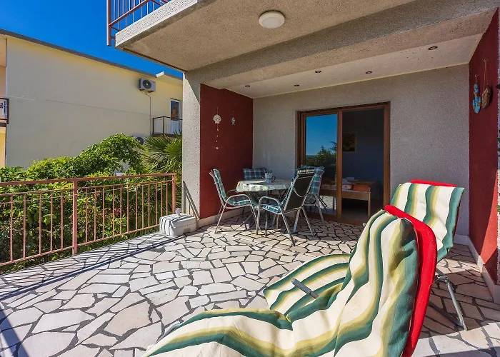 Besonderes Nur 200 Meter Zum Sandstrand Mit Parkplatz, Liegen, Meerblick Crikvenica