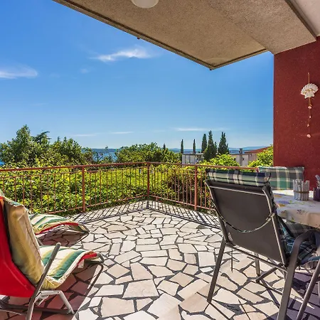 Lejlighed Besonderes Nur 200 Meter Zum Sandstrand Mit Parkplatz, Liegen, Meerblick Crikvenica