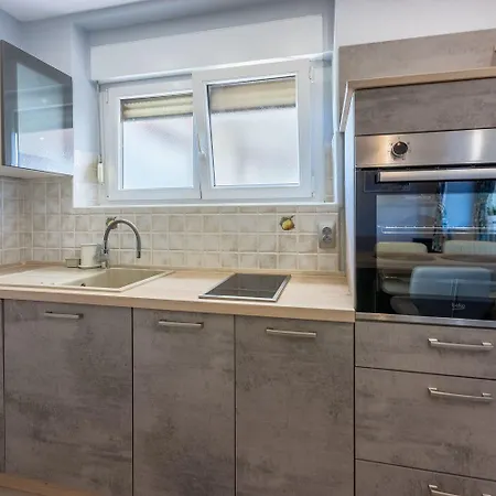 Besonderes Nur 200 Meter Zum Sandstrand Mit Parkplatz, Liegen, Meerblick