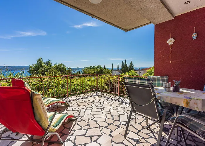 Apartment Besonderes Nur 200 Meter Zum Sandstrand Mit Parkplatz, Liegen, Meerblick Crikvenica