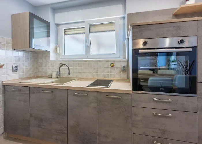 Besonderes Nur 200 Meter Zum Sandstrand Mit Parkplatz, Liegen, Meerblick