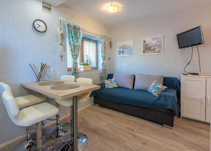 Besonderes Nur 200 Meter Zum Sandstrand Mit Parkplatz, Liegen, Meerblick *