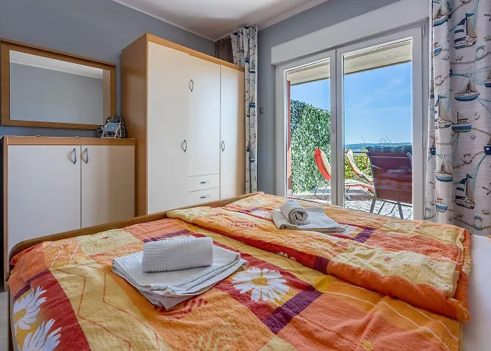 Apartment Besonderes Nur 200 Meter Zum Sandstrand Mit Parkplatz, Liegen, Meerblick *