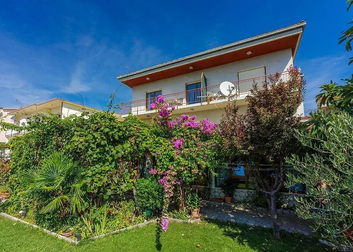 Besonderes Nur 200 Meter Zum Sandstrand Mit Parkplatz, Liegen, Meerblick * Crikvenica