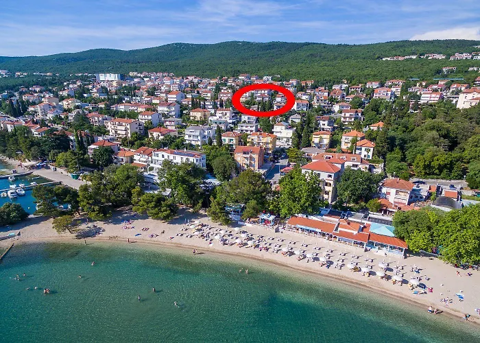 Besonderes Nur 200 Meter Zum Sandstrand Mit Parkplatz, Liegen, Meerblick Crikvenica
