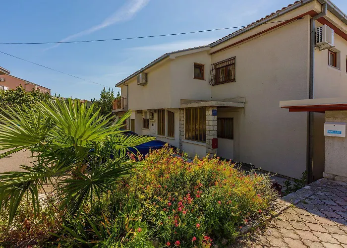 Besonderes Nur 200 Meter Zum Sandstrand Mit Parkplatz, Liegen, Meerblick *